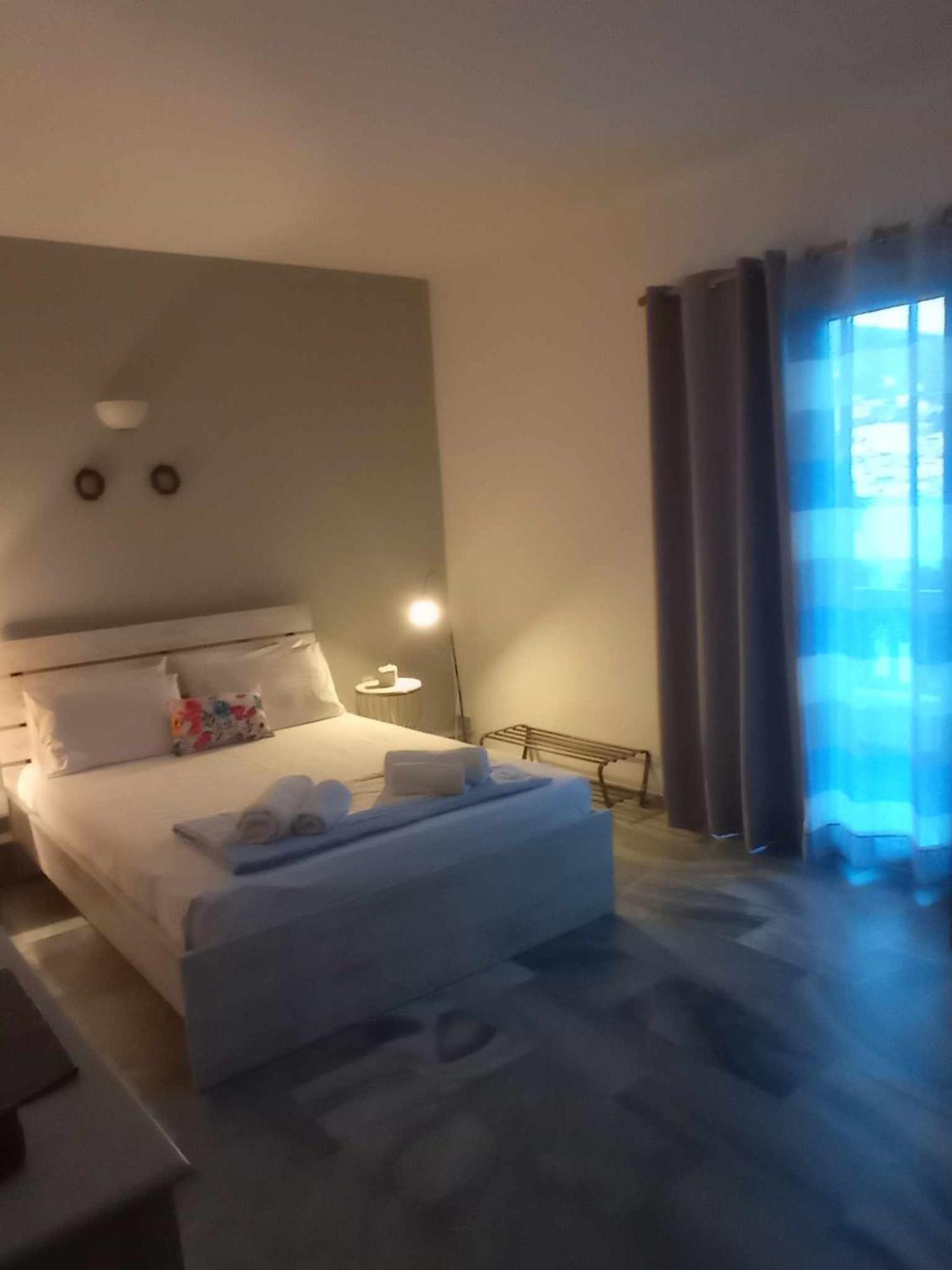 Kantouni Guest House By The Sea Batsi  Room photo